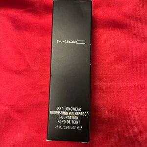 MAC Pro Longwear Nourishing Foundation - NC44